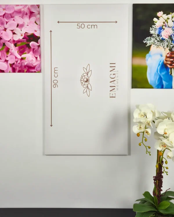 Fotoobraz na płótnie 50x90 cm z wymiarami na ścianie we wnętrzu