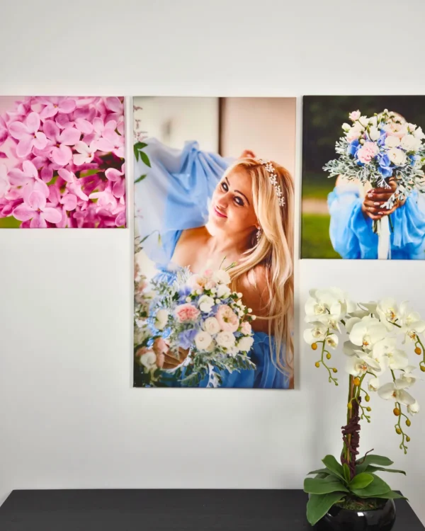 Fotoobraz ze zdjęcia na płótnie w aranżacji na ścianie we wnętrzu